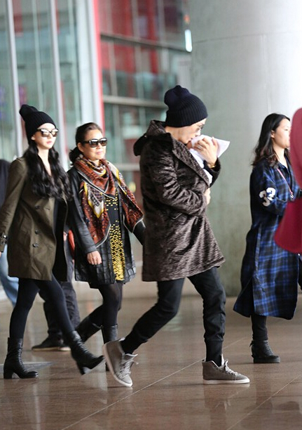 ��ޱ�����Ӵ�Ů�ع� ����������������Ļ���