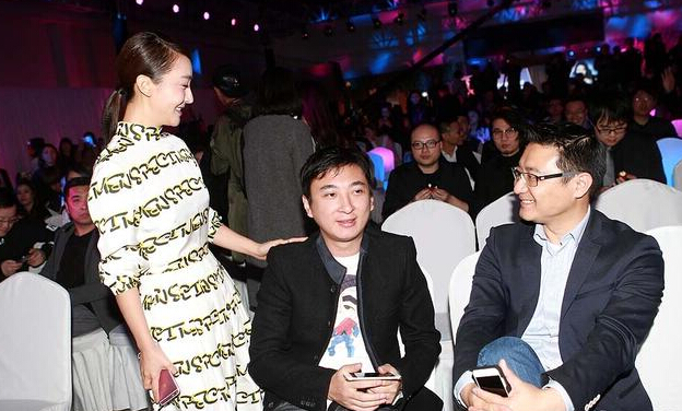 ��˼���ֳ��۶��� �᳡������Ůҧ����������